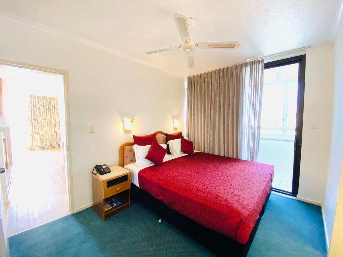 קאירנס Acacia Court Hotel מראה חיצוני תמונה