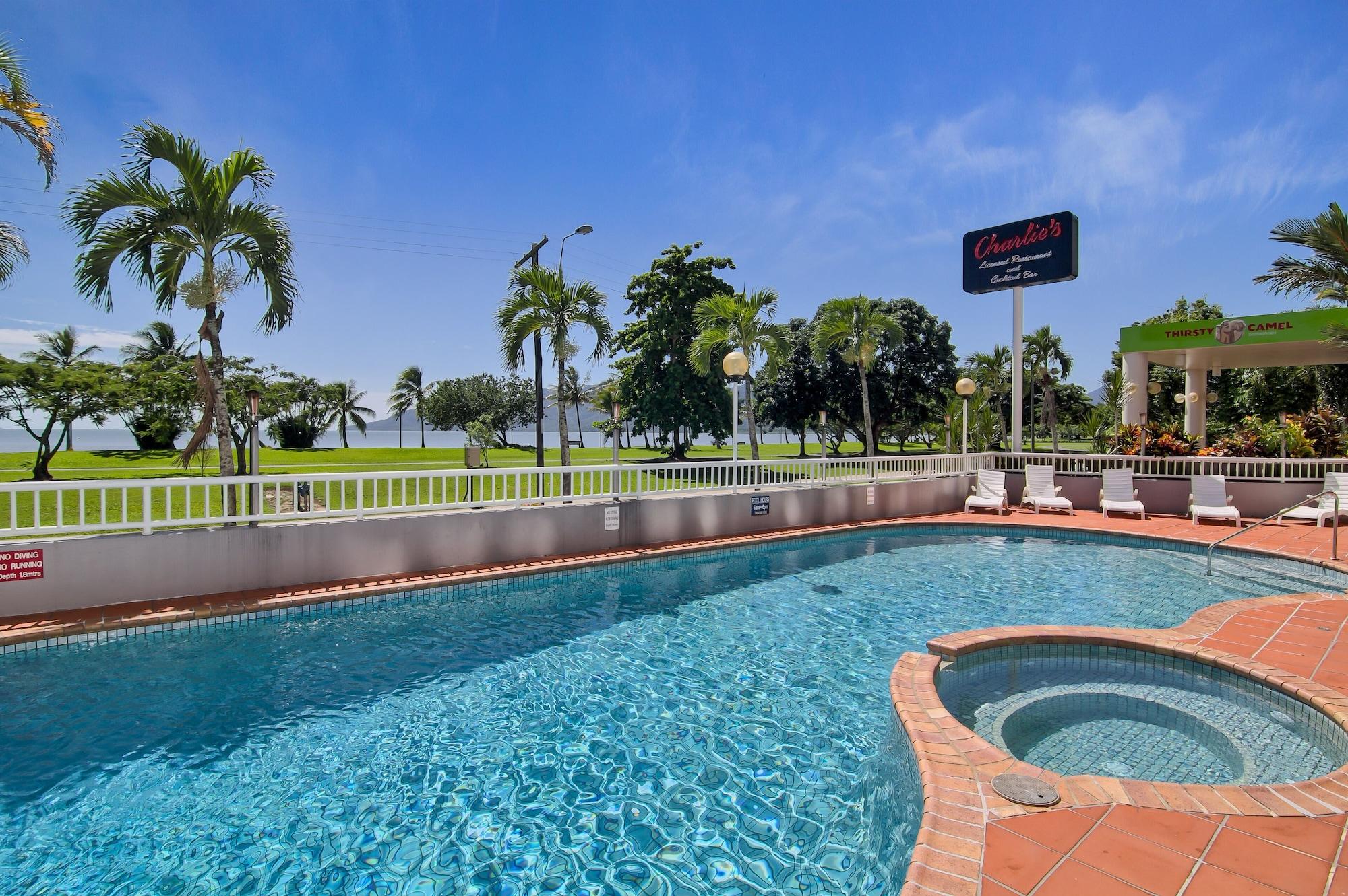 קאירנס Acacia Court Hotel מראה חיצוני תמונה