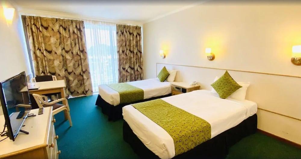 קאירנס Acacia Court Hotel מראה חיצוני תמונה