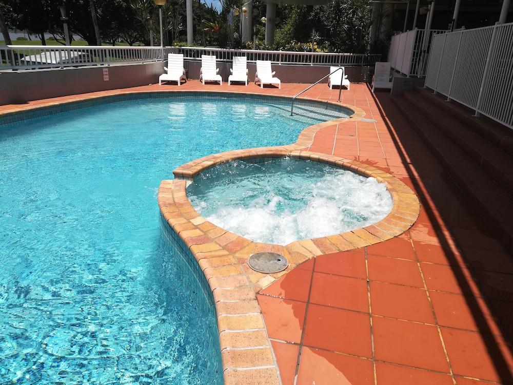 קאירנס Acacia Court Hotel מראה חיצוני תמונה