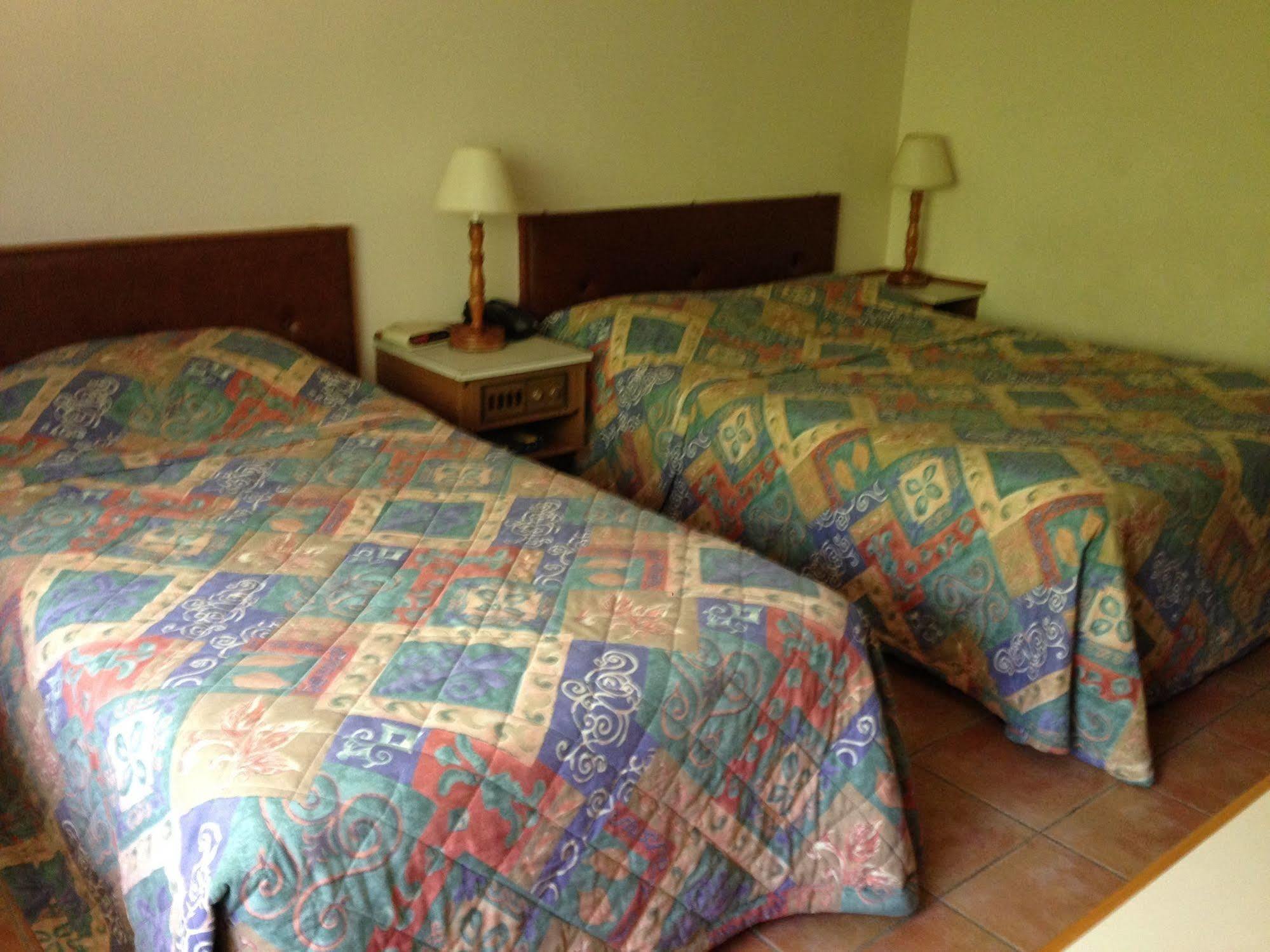 קאירנס Acacia Court Hotel מראה חיצוני תמונה